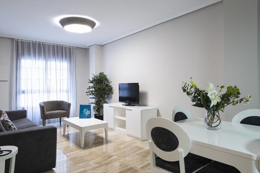 Aparthotel Los Girasoles Zaragoza Dış mekan fotoğraf