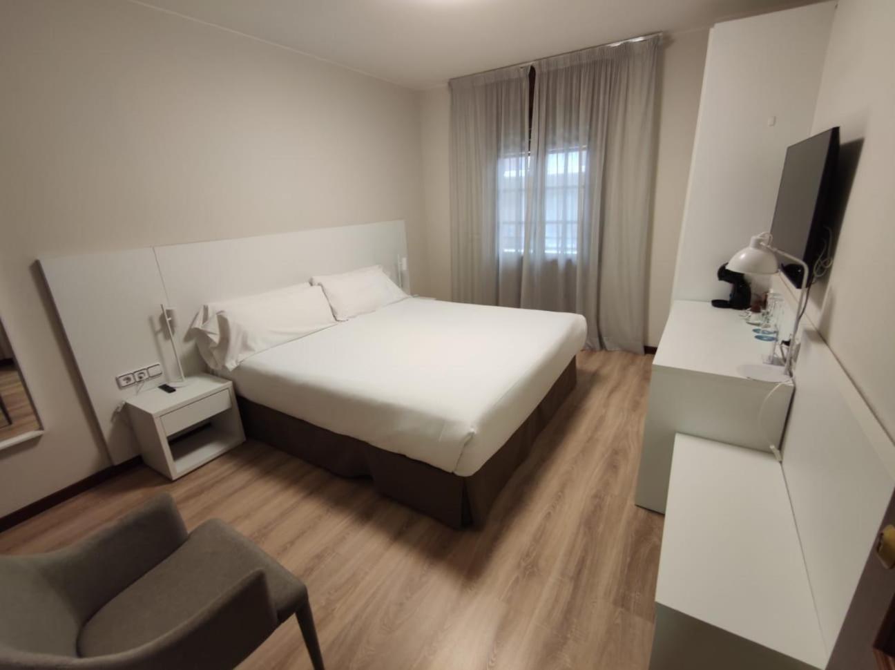 Aparthotel Los Girasoles Zaragoza Dış mekan fotoğraf