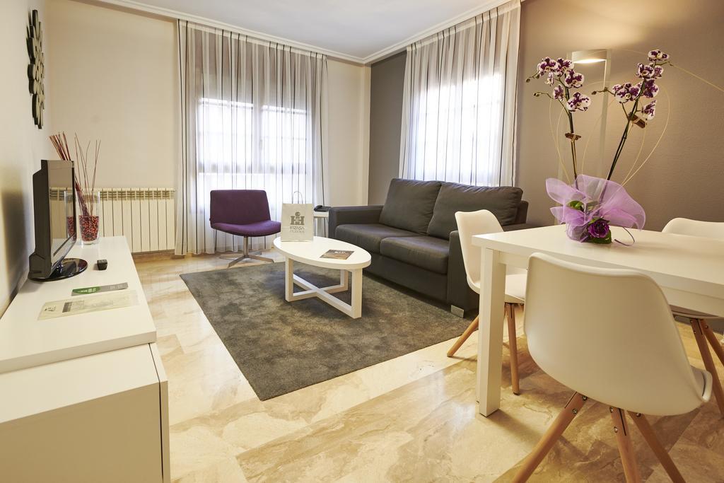 Aparthotel Los Girasoles Zaragoza Dış mekan fotoğraf